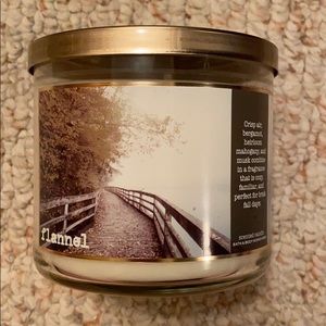 Bath & Body Works  - 3 wick candle